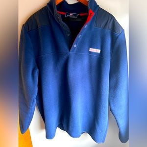 Barely worn men’s Vineyard Vines fleece pullover